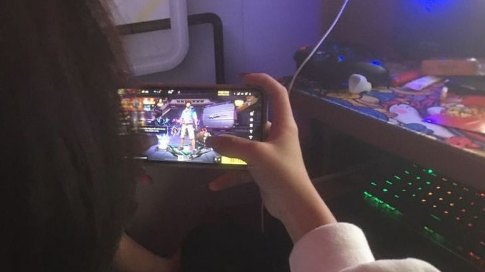 Random Rewards and Meaningful Gameplay Progression